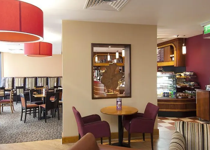 Premier Inn London Heathrow Terminal 5 West Drayton 